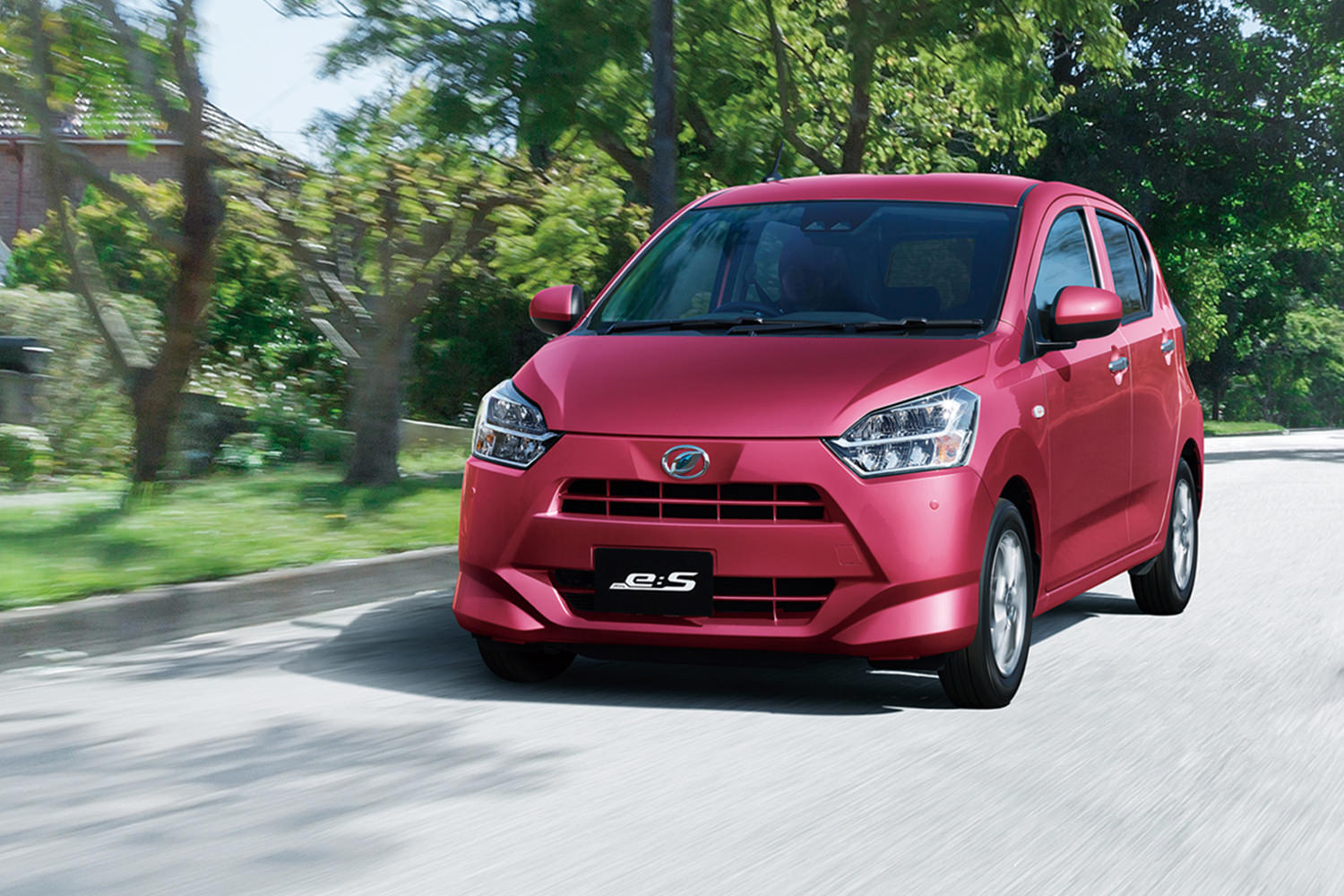 ミライースの内装 外装のカスタム方法 人気のパーツはエアロ